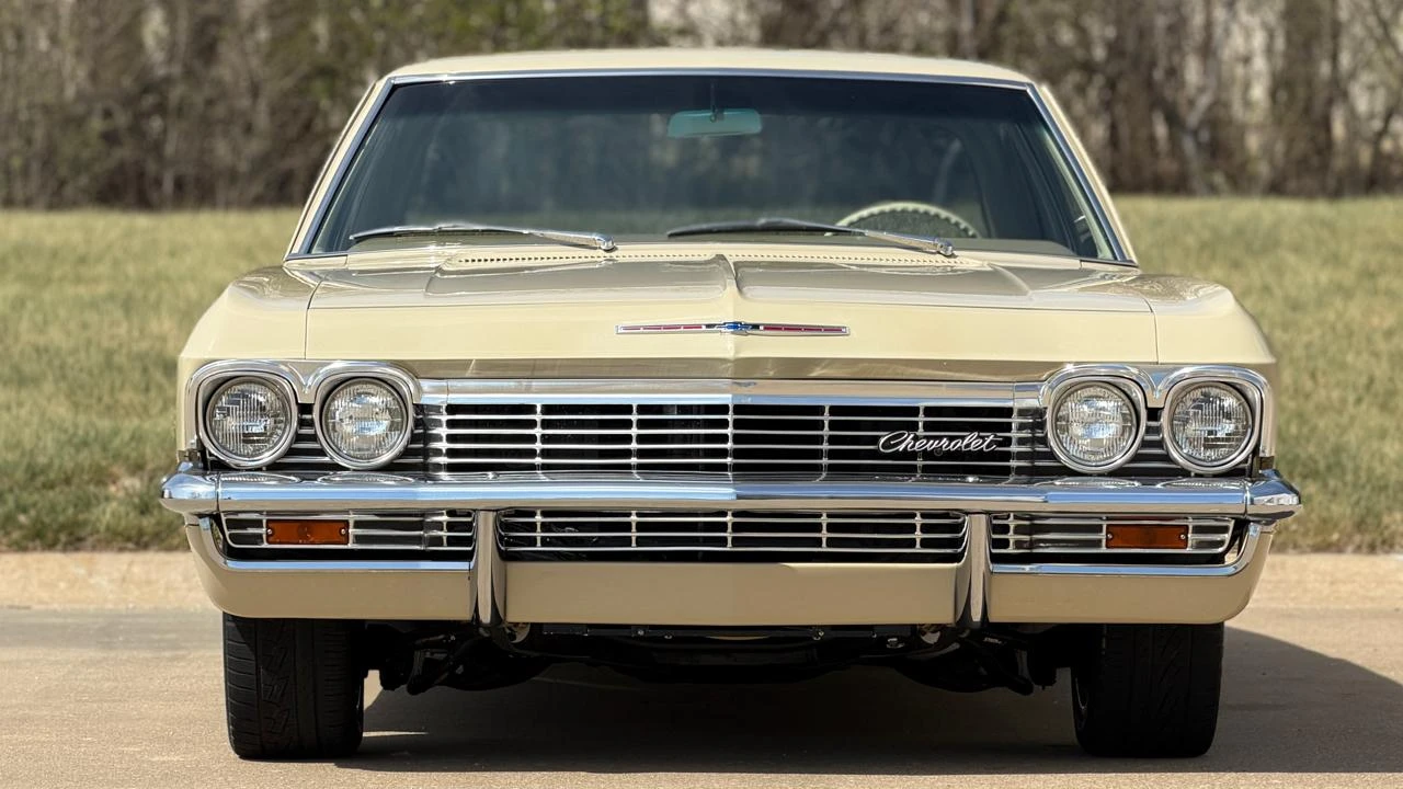 1965 Chevrolet Biscayne - Image 26 of 31