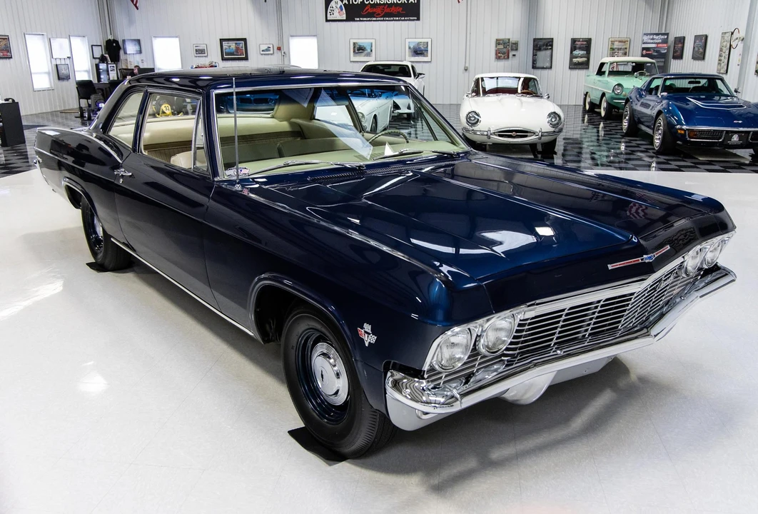 1965 Chevrolet Biscayne - Image 15 of 31