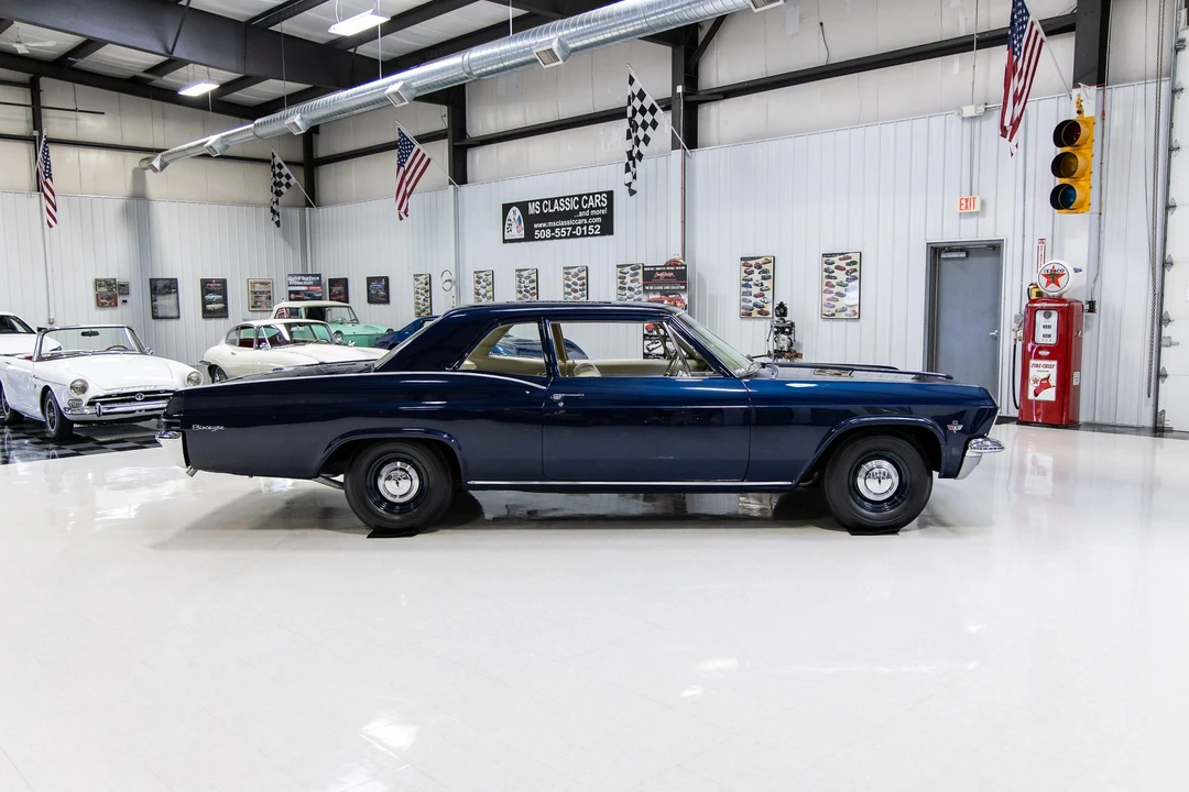 1965 Chevrolet Biscayne - Image 21 of 31