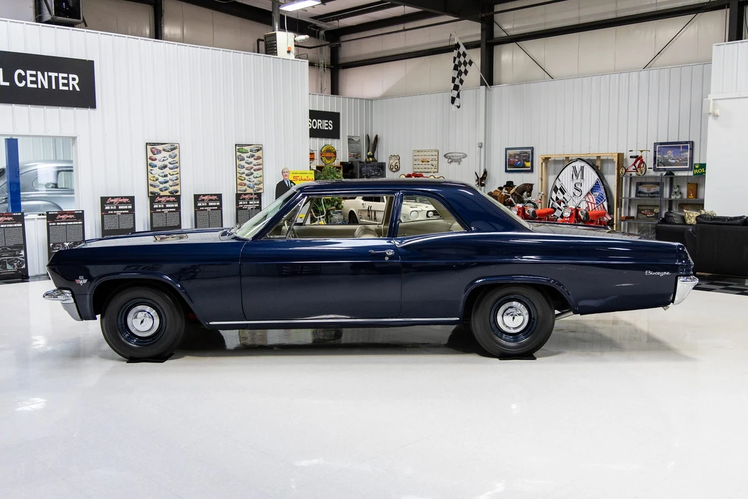 1965 Chevrolet Biscayne - Image 22 of 31