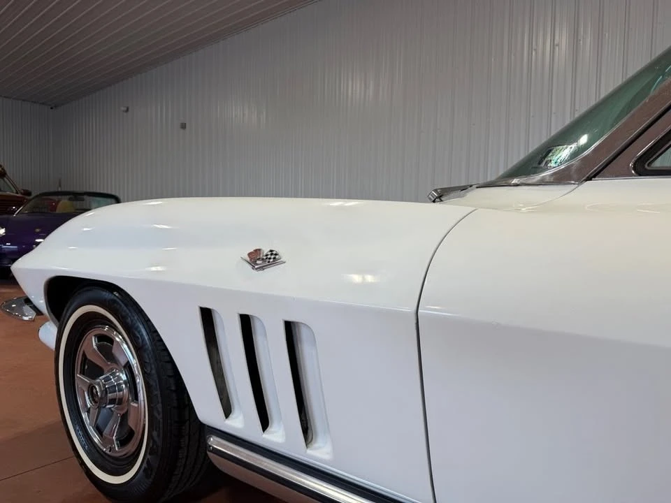 1965 Chevrolet Corvette C2 - Image 16 of 20