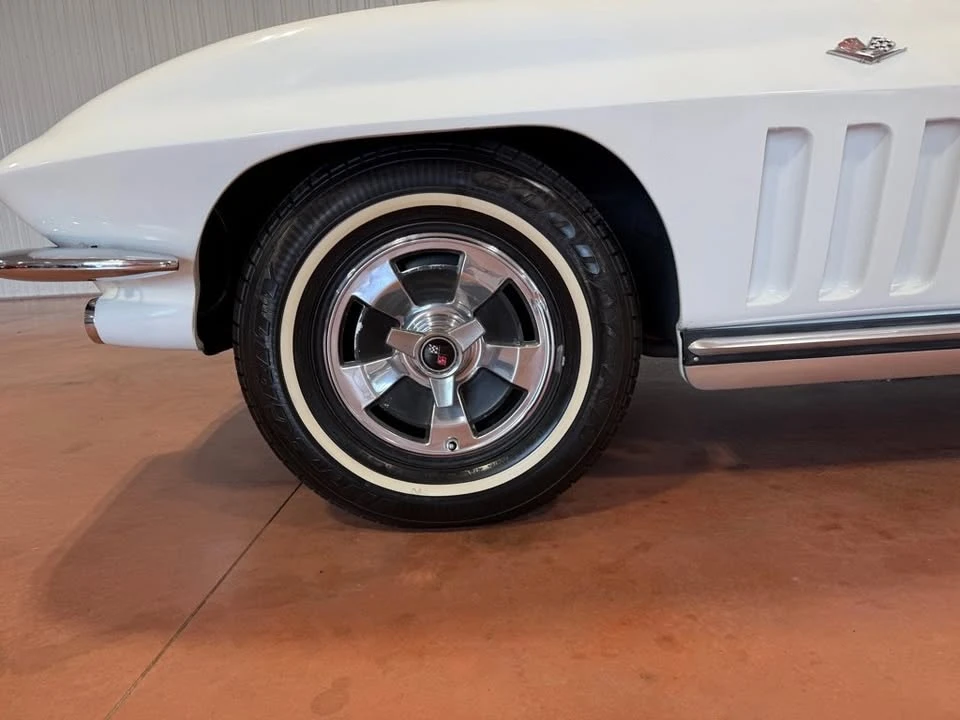 1965 Chevrolet Corvette C2 - Image 17 of 20
