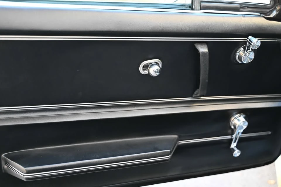 1965 Chevrolet Corvette C2 - Image 15 of 18