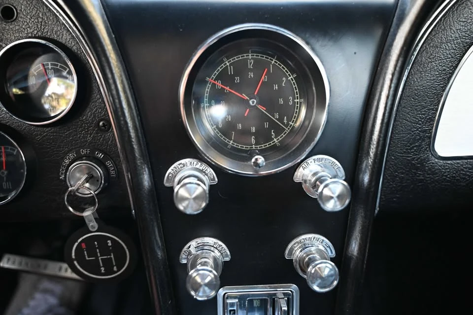 1965 Chevrolet Corvette C2 - Image 11 of 18