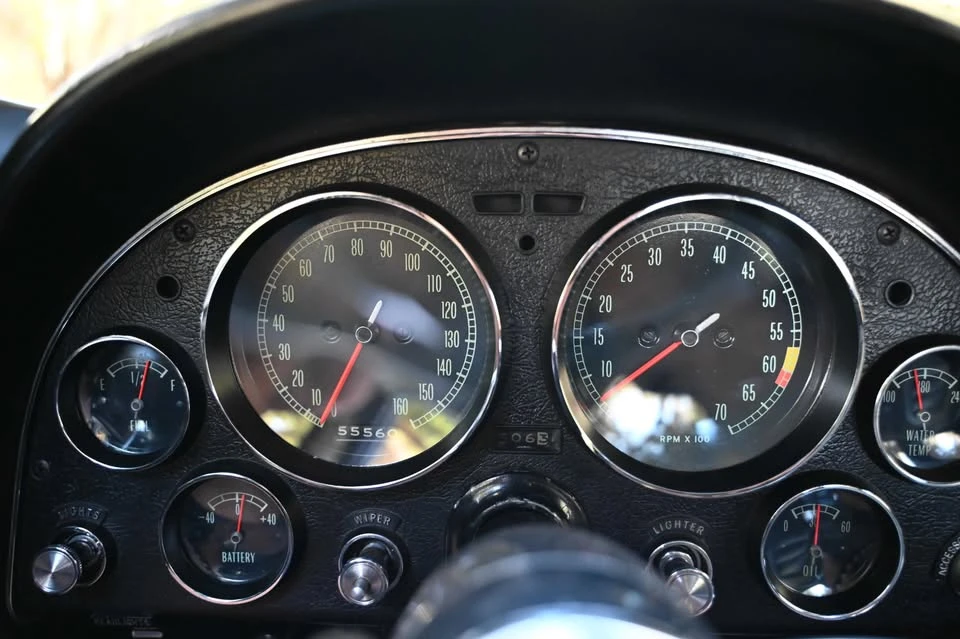 1965 Chevrolet Corvette C2 - Image 10 of 18