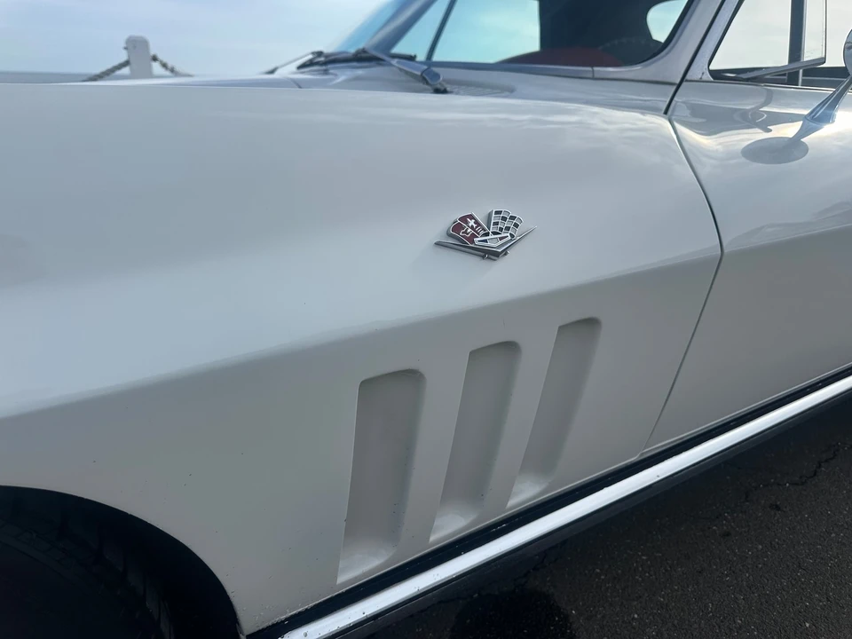 1965 Chevrolet Corvette C2 - Image 25 of 31