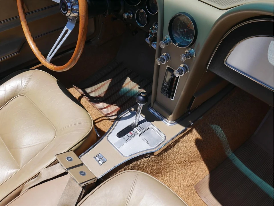 1965 Chevrolet Corvette C2 - Image 13 of 31