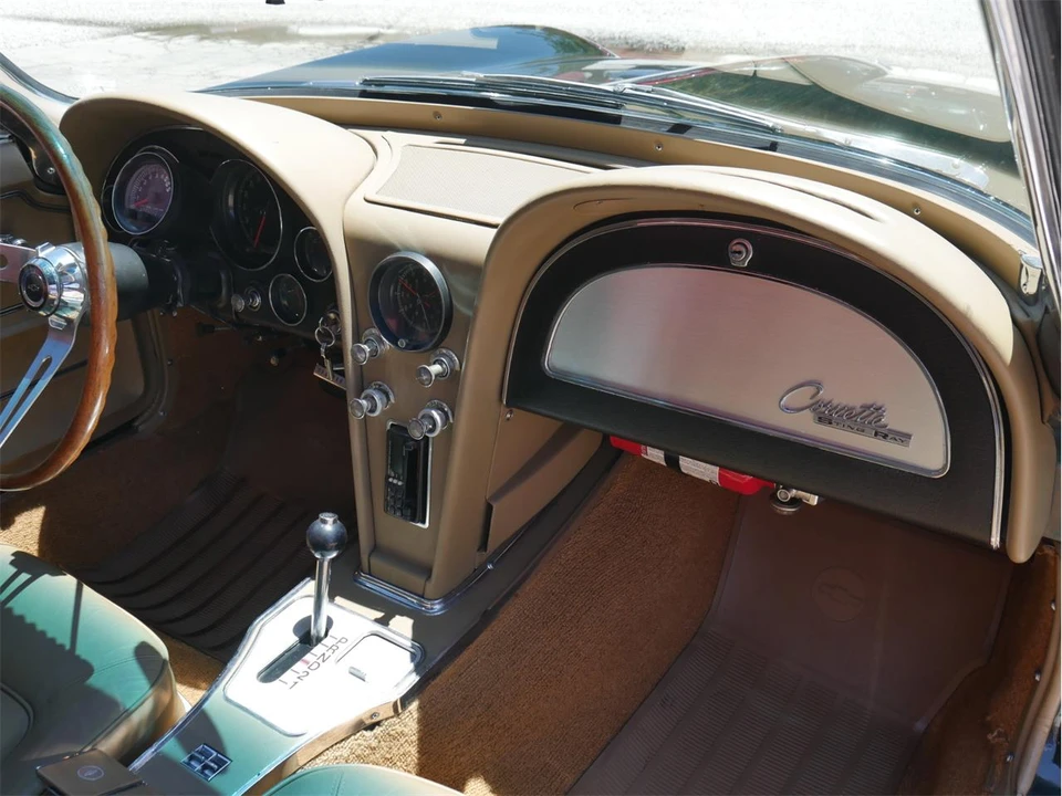 1965 Chevrolet Corvette C2 - Image 17 of 31