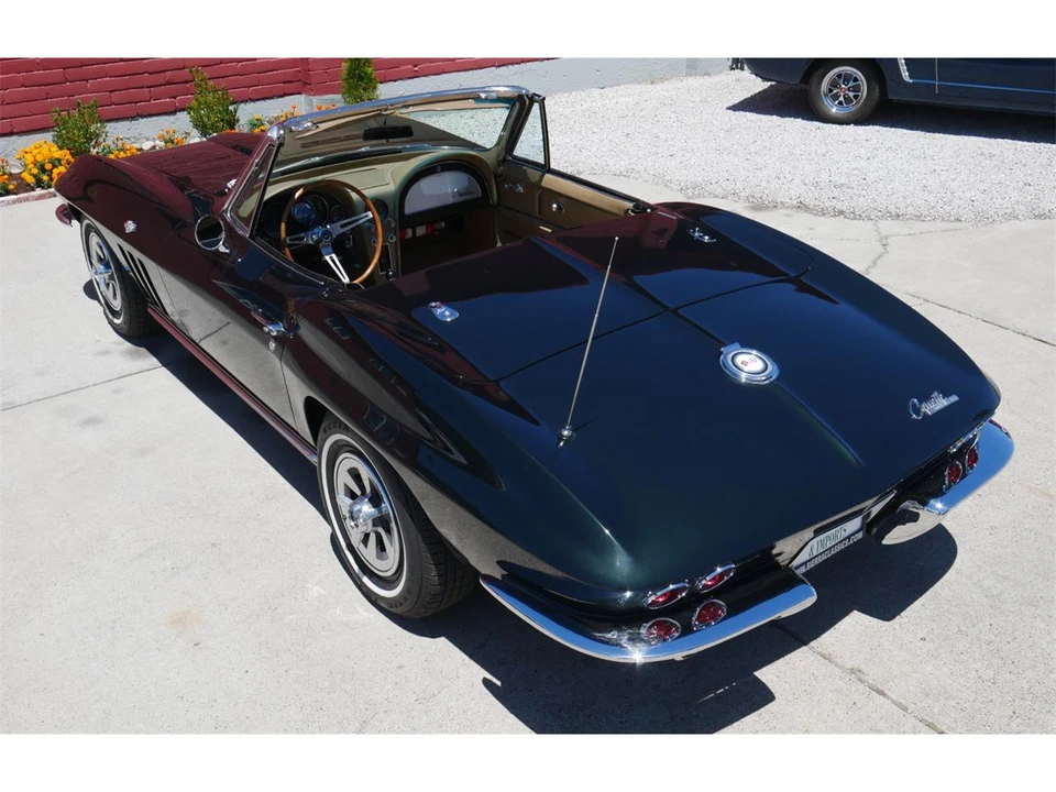 1965 Chevrolet Corvette C2 - Image 9 of 31