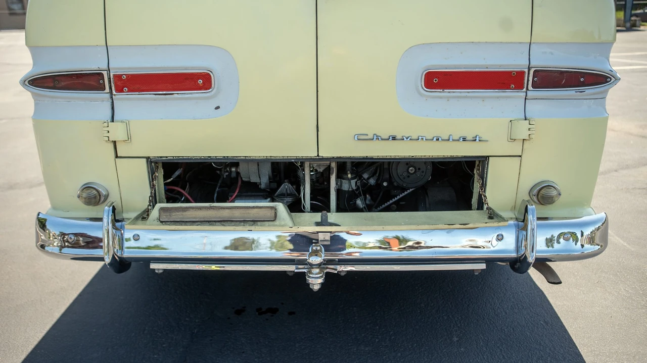 1965 Chevrolet Corvair Greenbrier & Corvan - Image 16 of 31