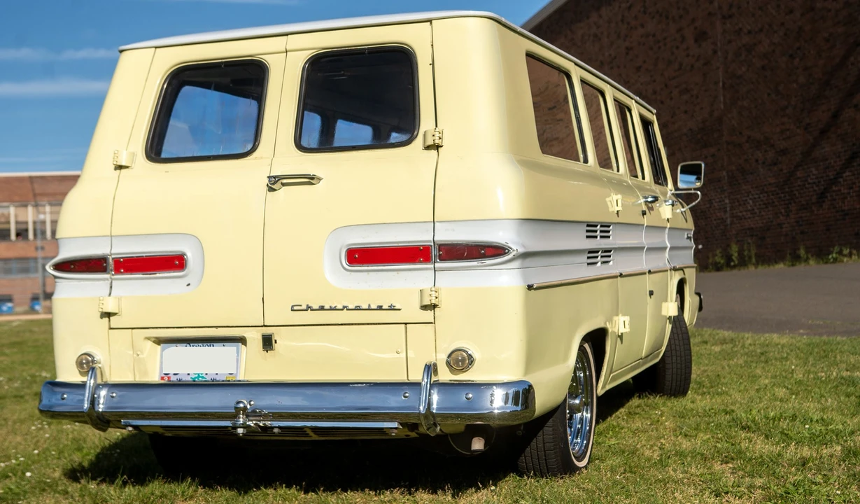 1965 Chevrolet Corvair Greenbrier & Corvan - Image 8 of 31