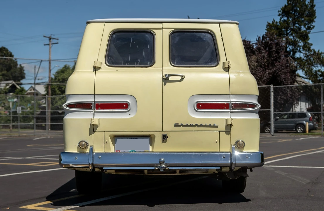 1965 Chevrolet Corvair Greenbrier & Corvan - Image 9 of 31