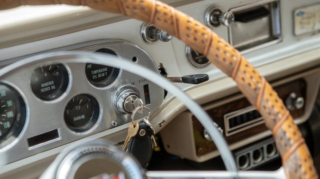 1965 Chevrolet Corvair Greenbrier & Corvan - Image 26 of 31