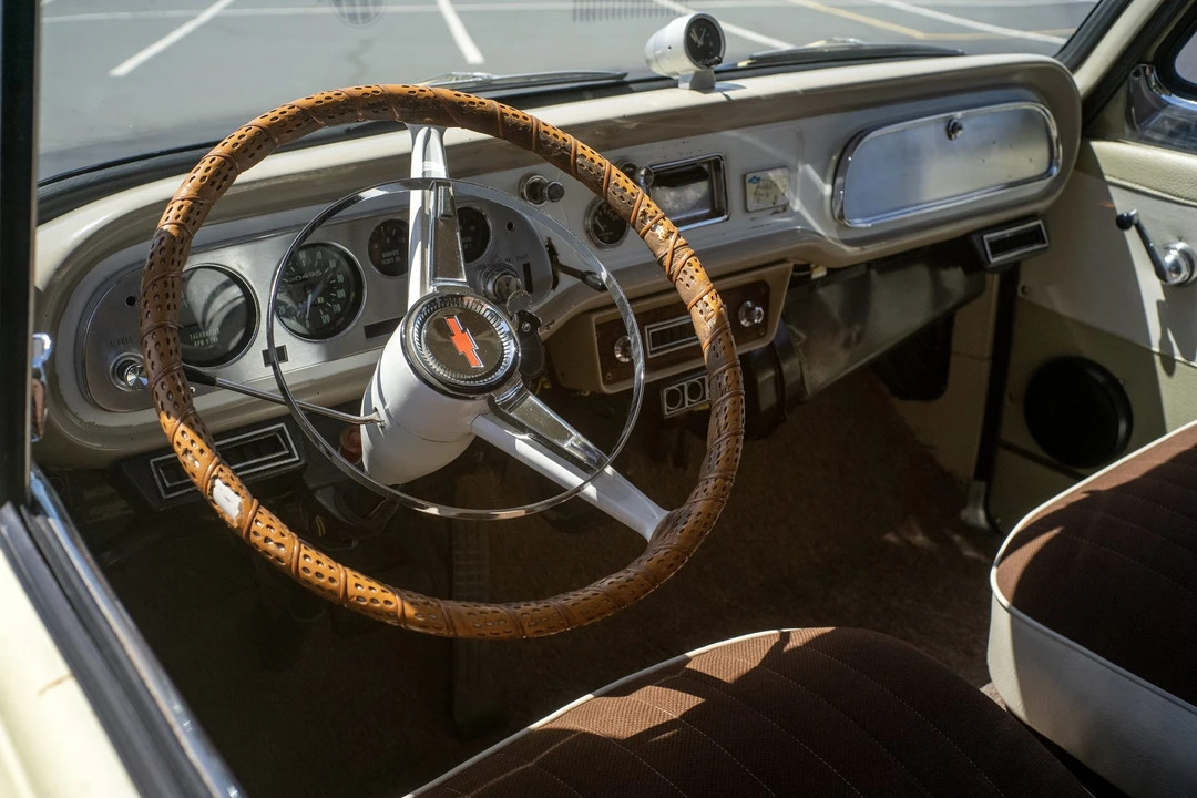1965 Chevrolet Corvair Greenbrier & Corvan - Image 25 of 31