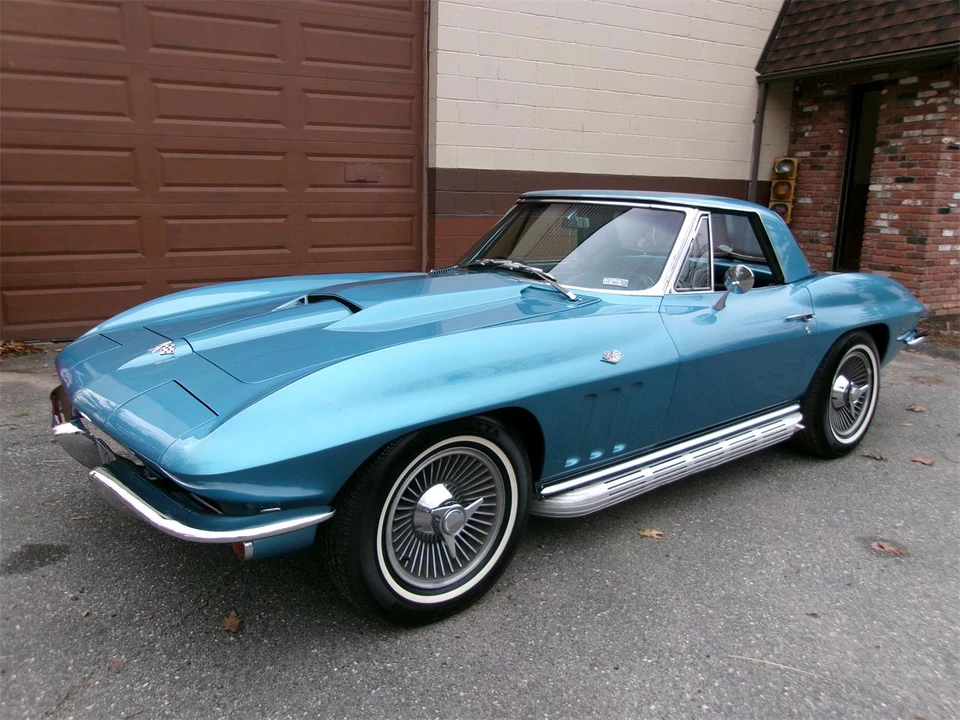 1965 Chevrolet Corvette C2 - Image 2 of 31