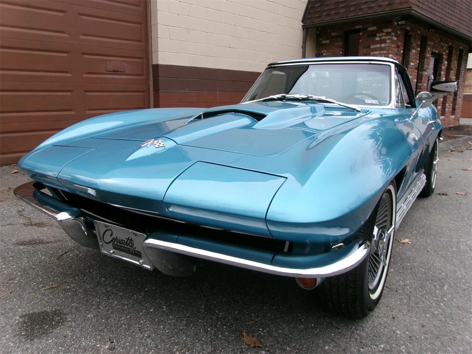 1965 Chevrolet Corvette C2 - Image 23 of 31