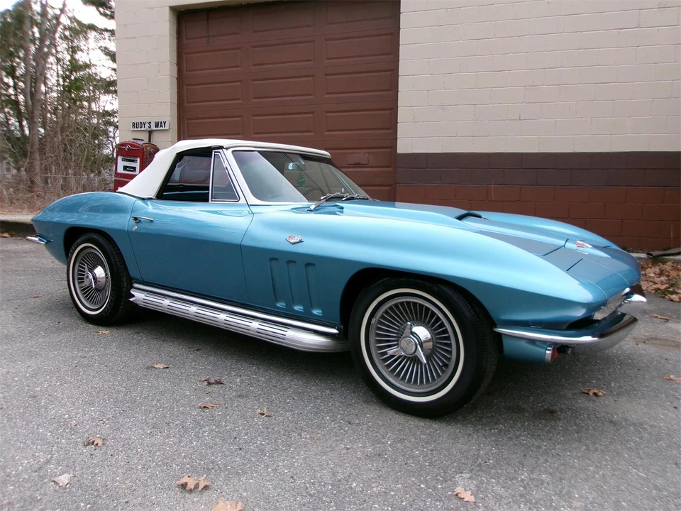 1965 Chevrolet Corvette C2 - Image 19 of 31