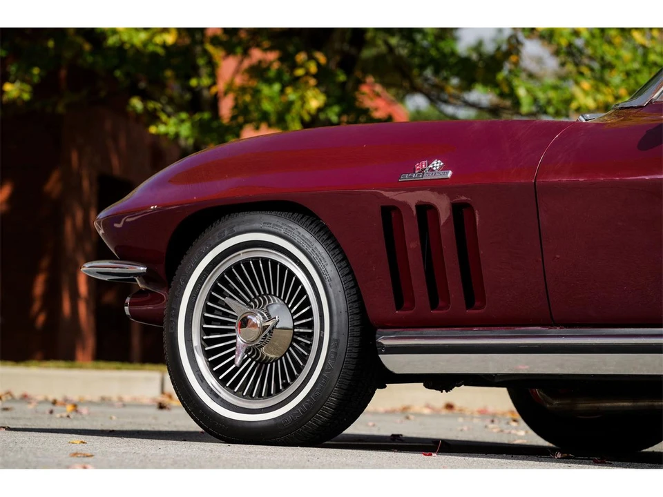 1965 Chevrolet Corvette C2 - Image 19 of 30