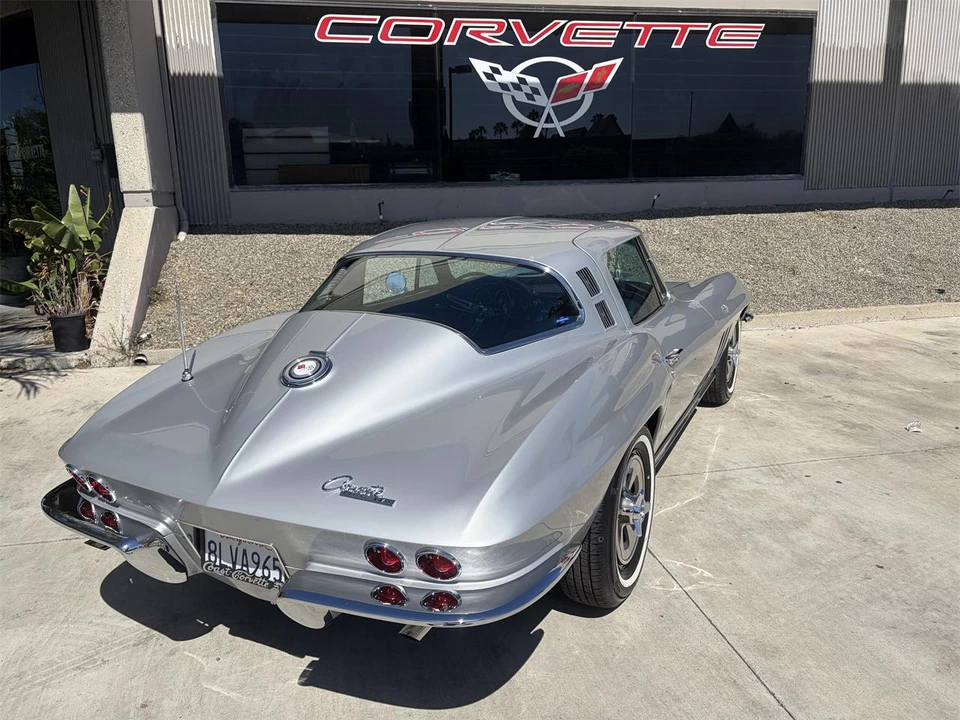 1965 Chevrolet Corvette C2 - Image 2 of 31
