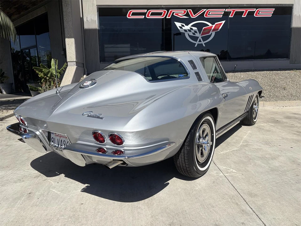 1965 Chevrolet Corvette C2 - Image 3 of 31