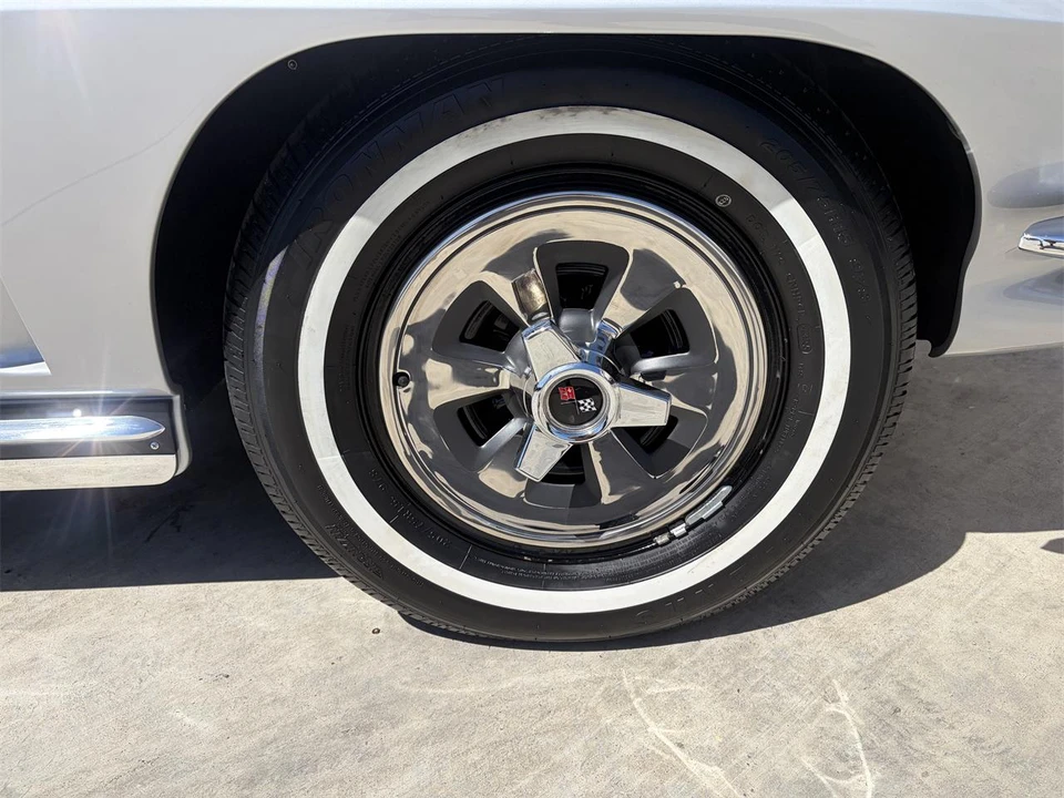 1965 Chevrolet Corvette C2 - Image 8 of 31