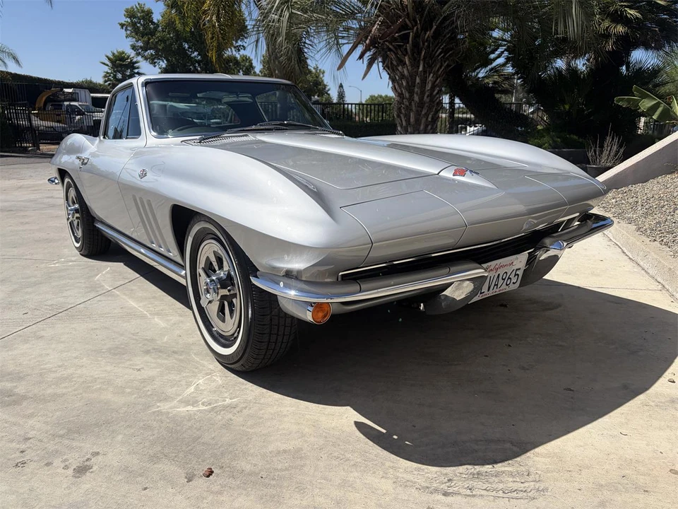 1965 Chevrolet Corvette C2 - Image 10 of 31