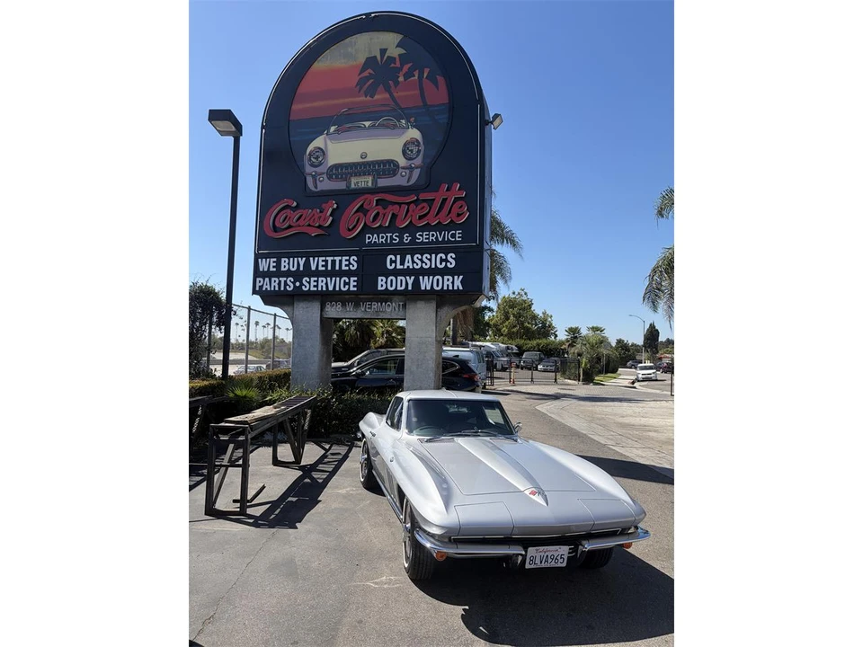 1965 Chevrolet Corvette C2 - Image 11 of 31