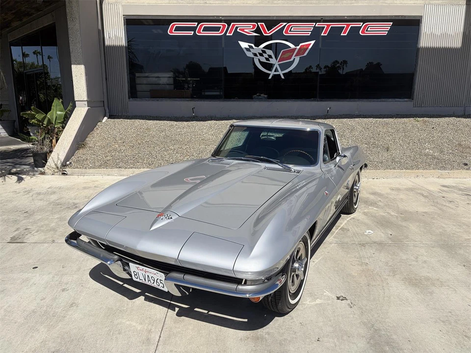 1965 Chevrolet Corvette C2 - Image 15 of 31