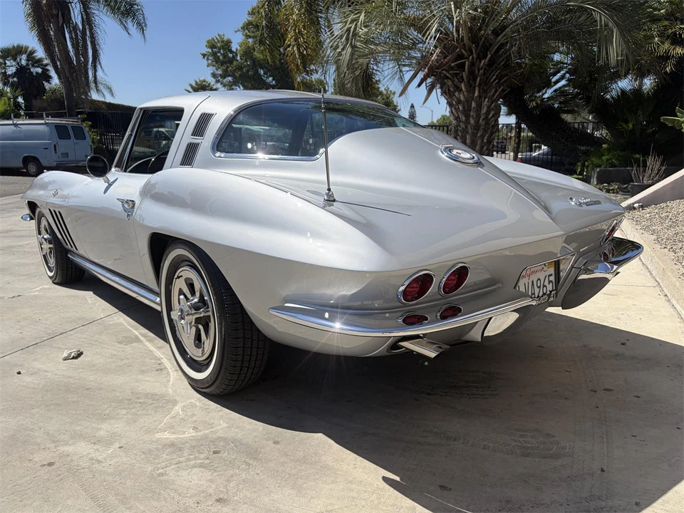 1965 Chevrolet Corvette C2 - Image 18 of 31