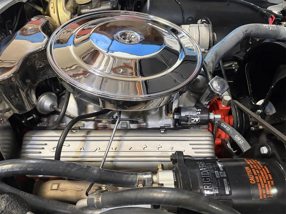 1965 Chevrolet Corvette C2 - Image 25 of 31