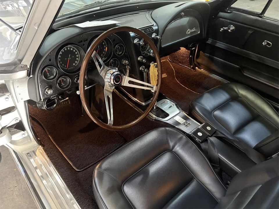 1965 Chevrolet Corvette C2 - Image 27 of 31