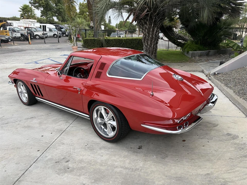1965 Chevrolet Corvette C2 - Image 4 of 31