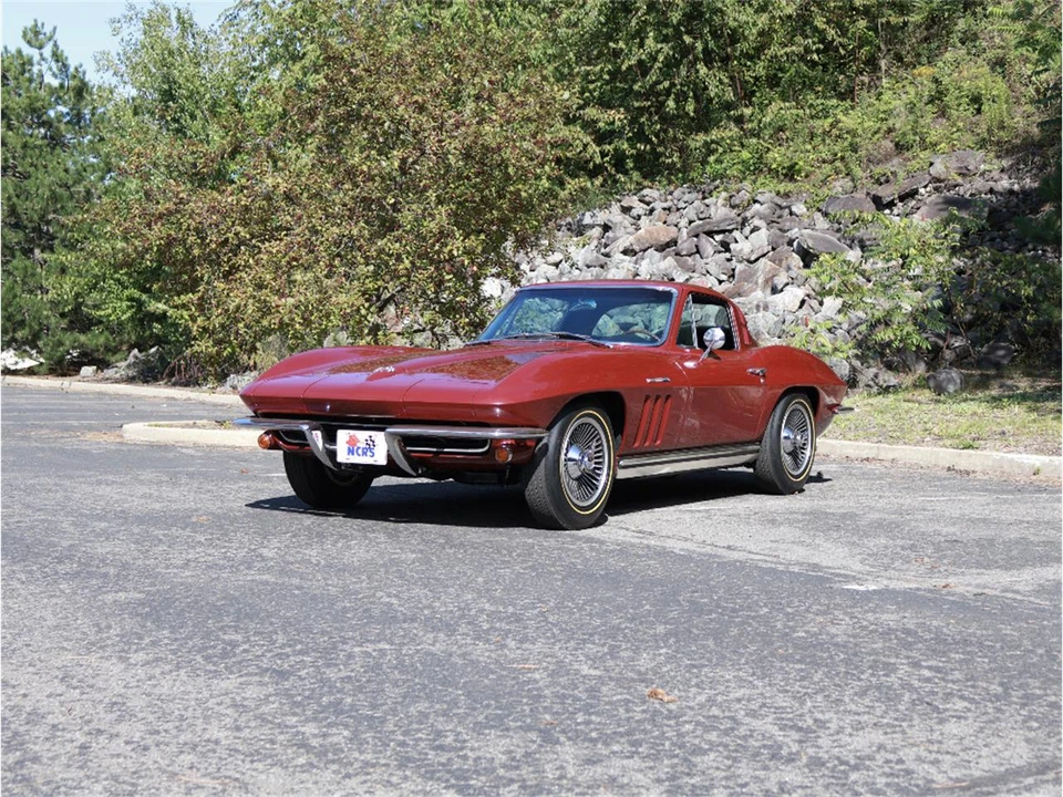 1965 Chevrolet Corvette C2 - Image 2 of 31