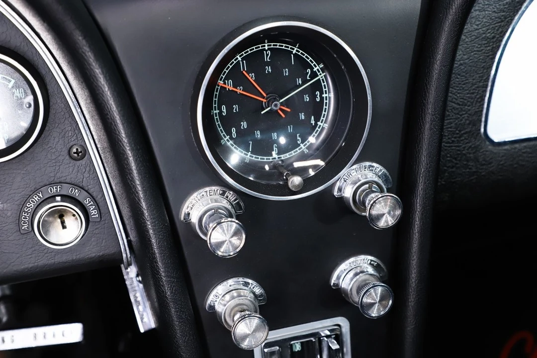 1965 Chevrolet Corvette C2 - Image 24 of 31