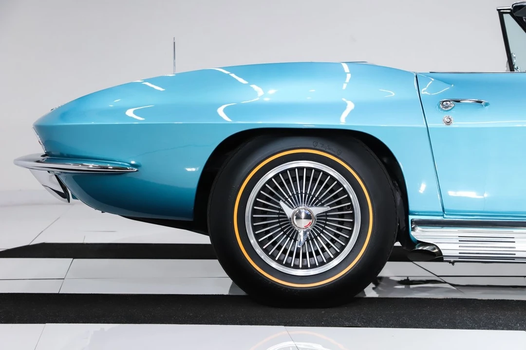 1965 Chevrolet Corvette C2 - Image 18 of 31