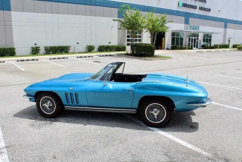 1965 Chevrolet Corvette C2 - Image 23 of 31