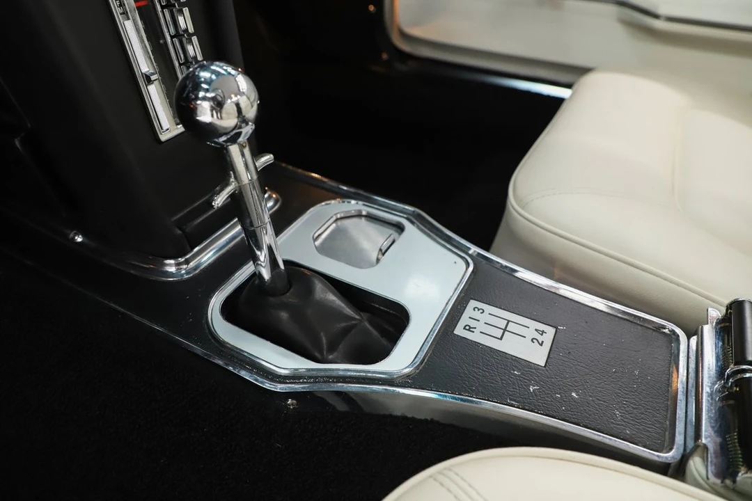 1965 Chevrolet Corvette C2 - Image 3 of 31