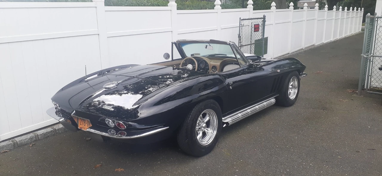 1965 Chevrolet Corvette C2 - Image 11 of 31