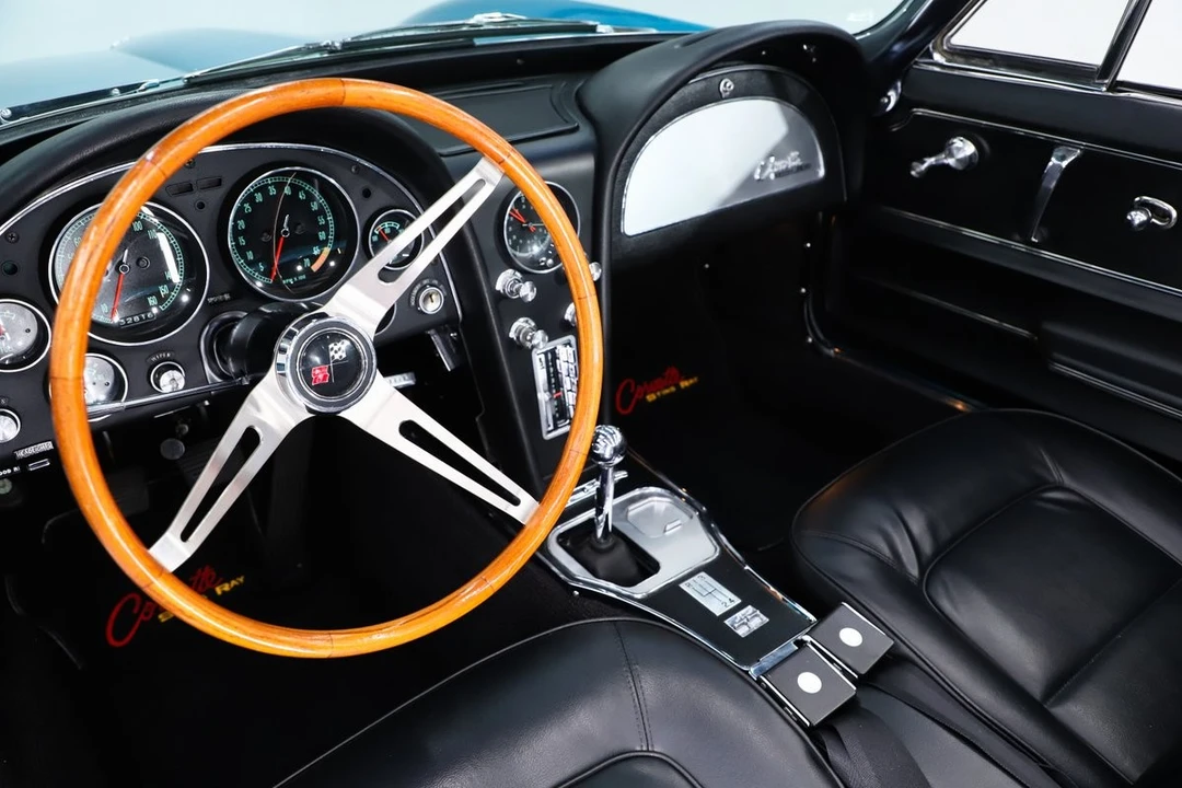 1965 Chevrolet Corvette C2 - Image 2 of 31
