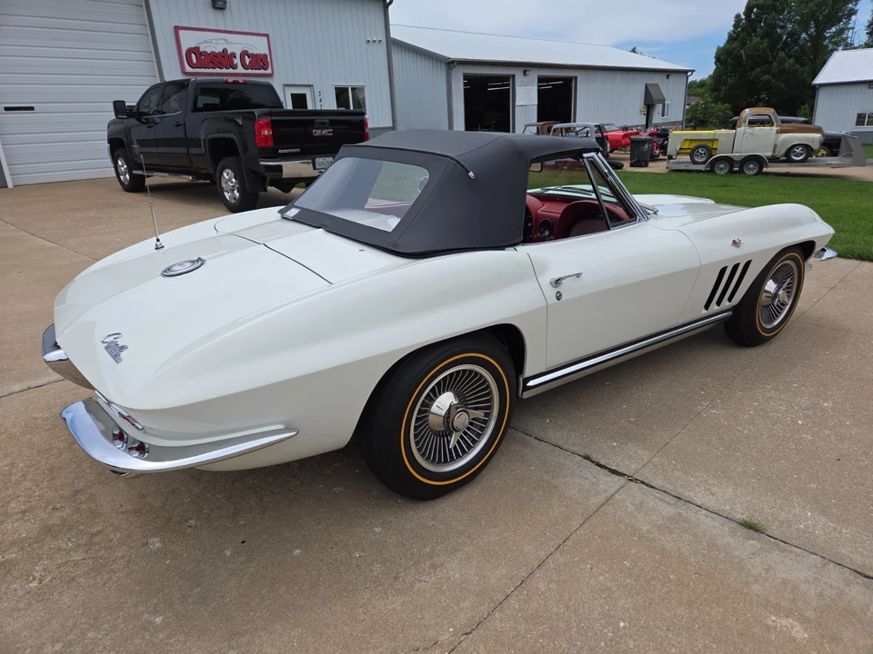 1965 Chevrolet Corvette C2 - Image 11 of 31