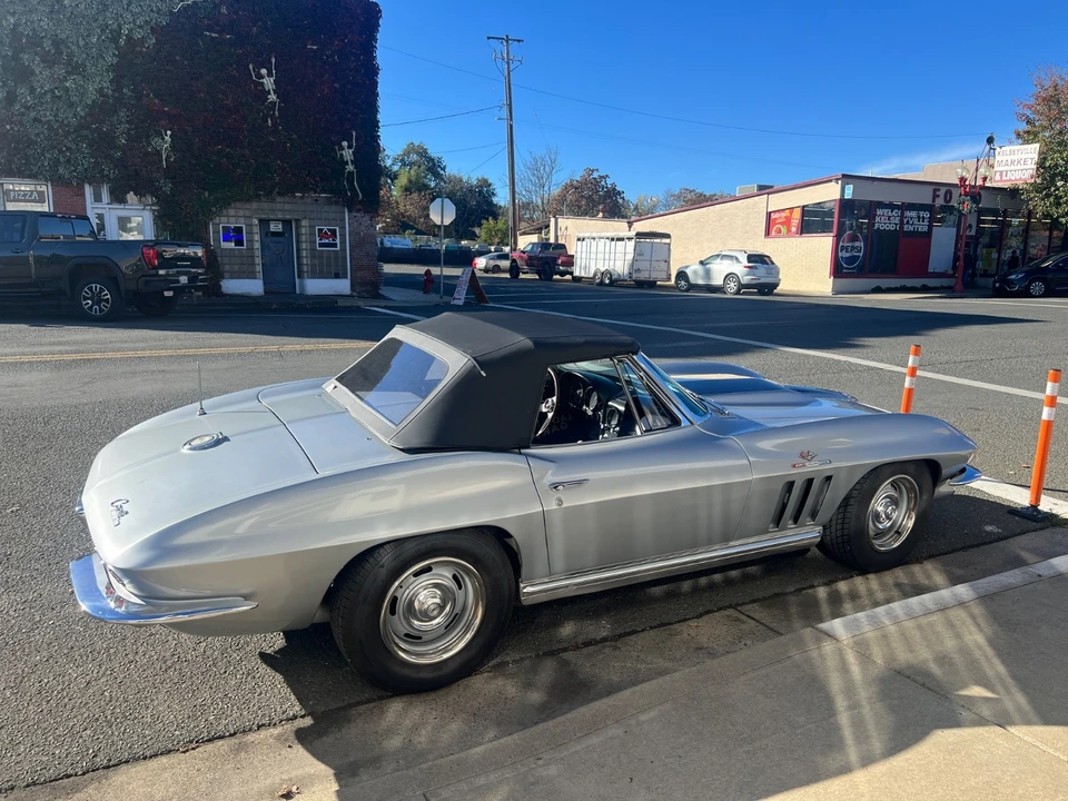 1965 Chevrolet Corvette C2 - Image 12 of 21