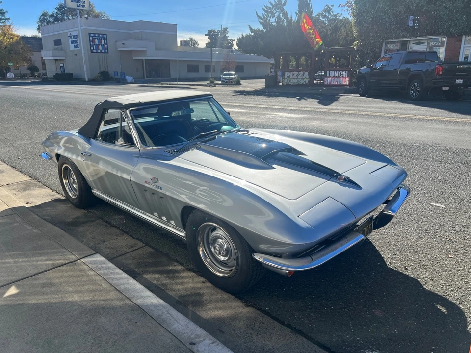 1965 Chevrolet Corvette C2 - Image 11 of 21