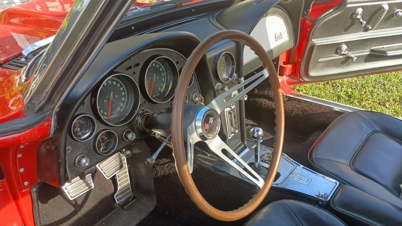 1965 Chevrolet Corvette C2 - Image 8 of 21