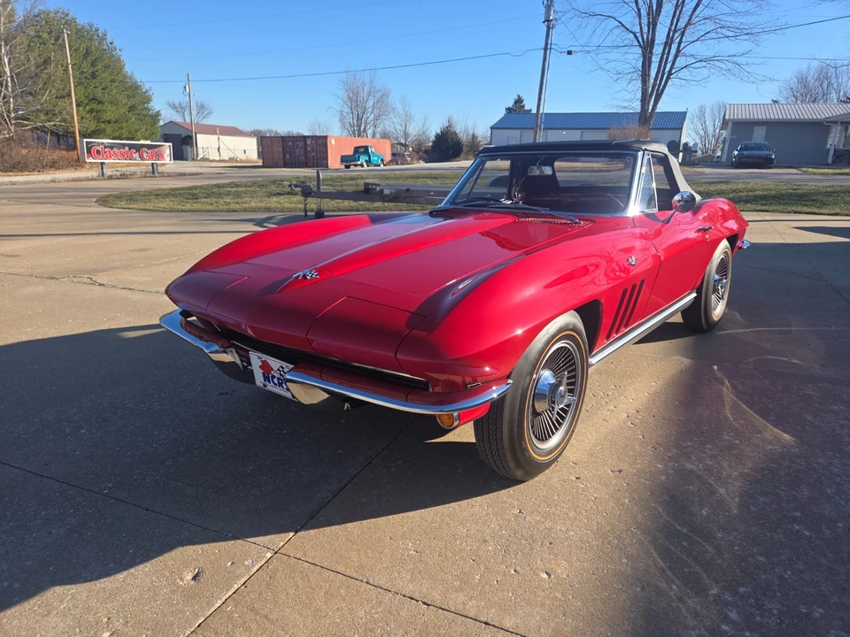 1965 Chevrolet Corvette C2 - Image 2 of 31