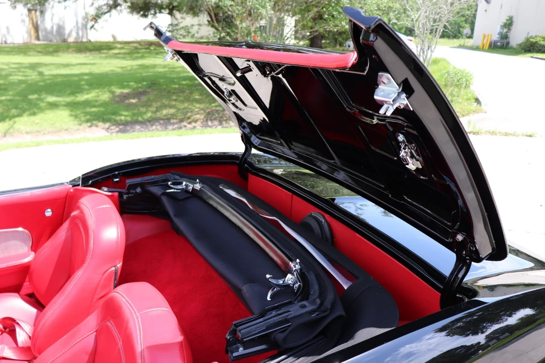 1965 Chevrolet Corvette C2 - Image 12 of 31