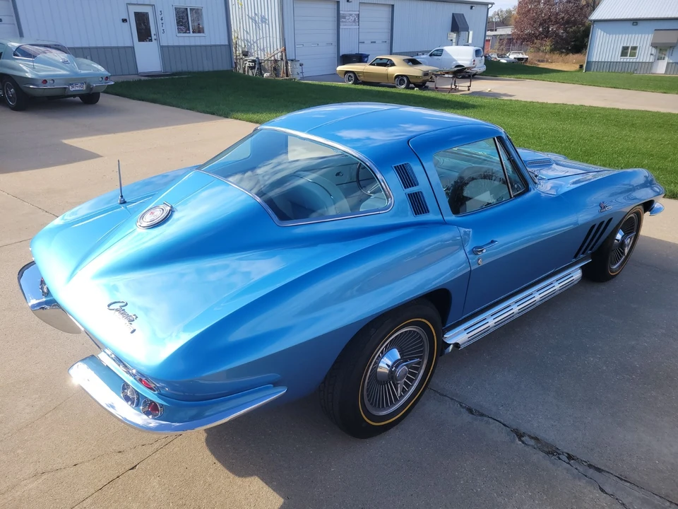 1965 Chevrolet Corvette C2 - Image 10 of 31