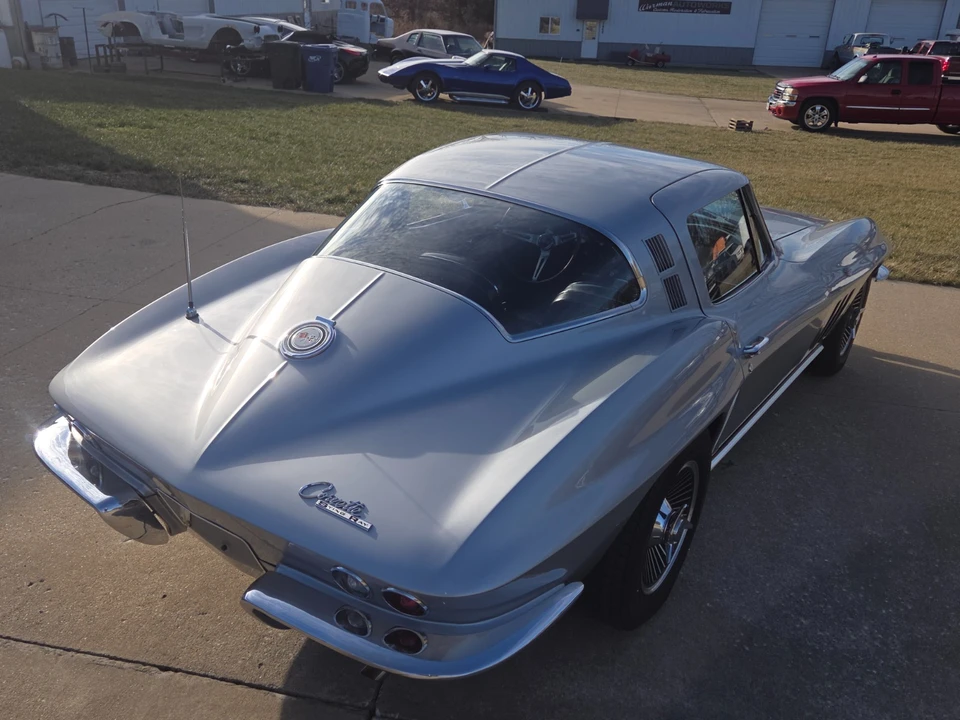 1965 Chevrolet Corvette C2 - Image 9 of 21