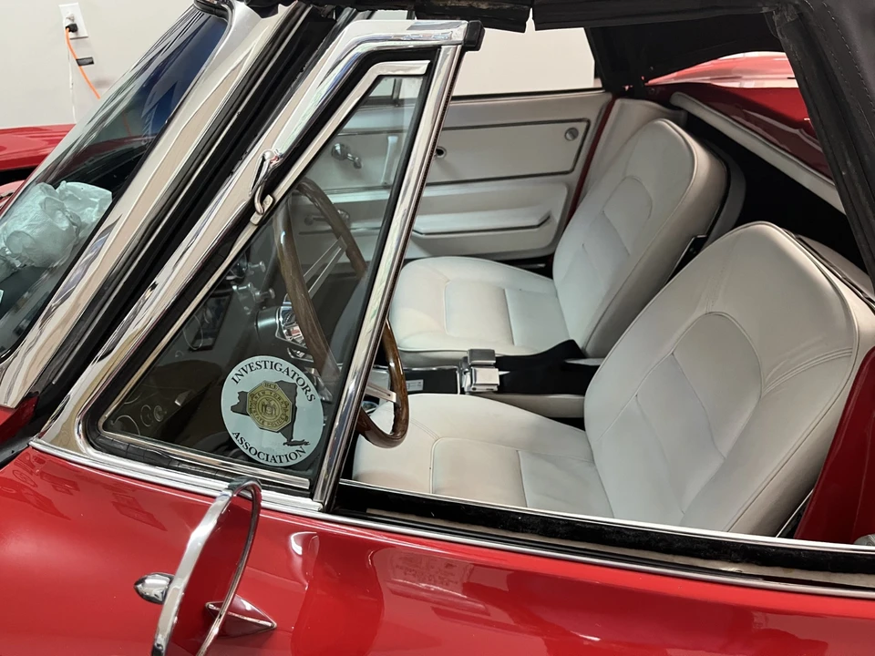 1965 Chevrolet Corvette C2 - Image 19 of 31