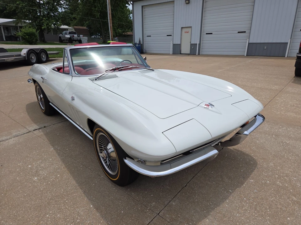 1965 Chevrolet Corvette C2 - Image 22 of 31