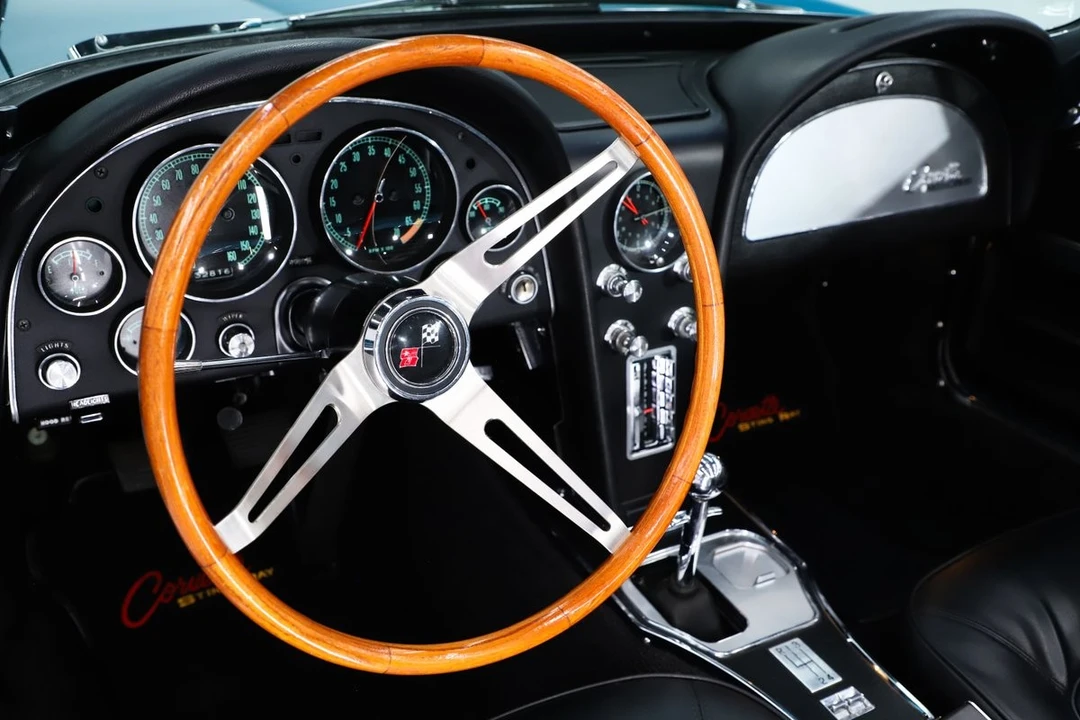 1965 Chevrolet Corvette C2 - Image 16 of 31